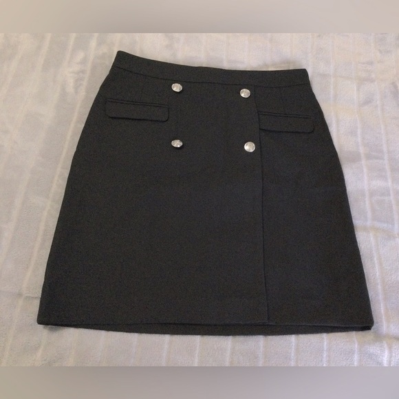 TALBOTS FAUX WRAP BUTTON DETAIL A-LINE SKIRT BLACK SIZE 6P - Picture 1 of 7